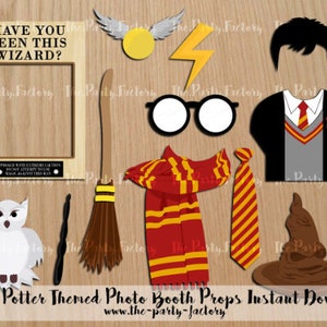 Harry Potter Photo Booth with a Cricut - Housewife Eclectic