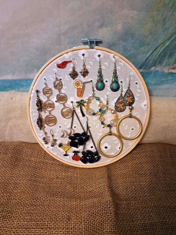 Round hotsell earring holder