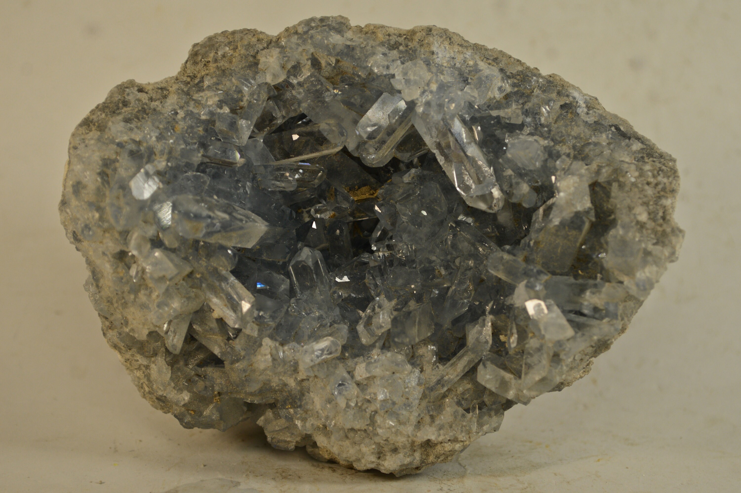 Druse de Celestine Bleu 839G Amas Celestite Mineraux Collection