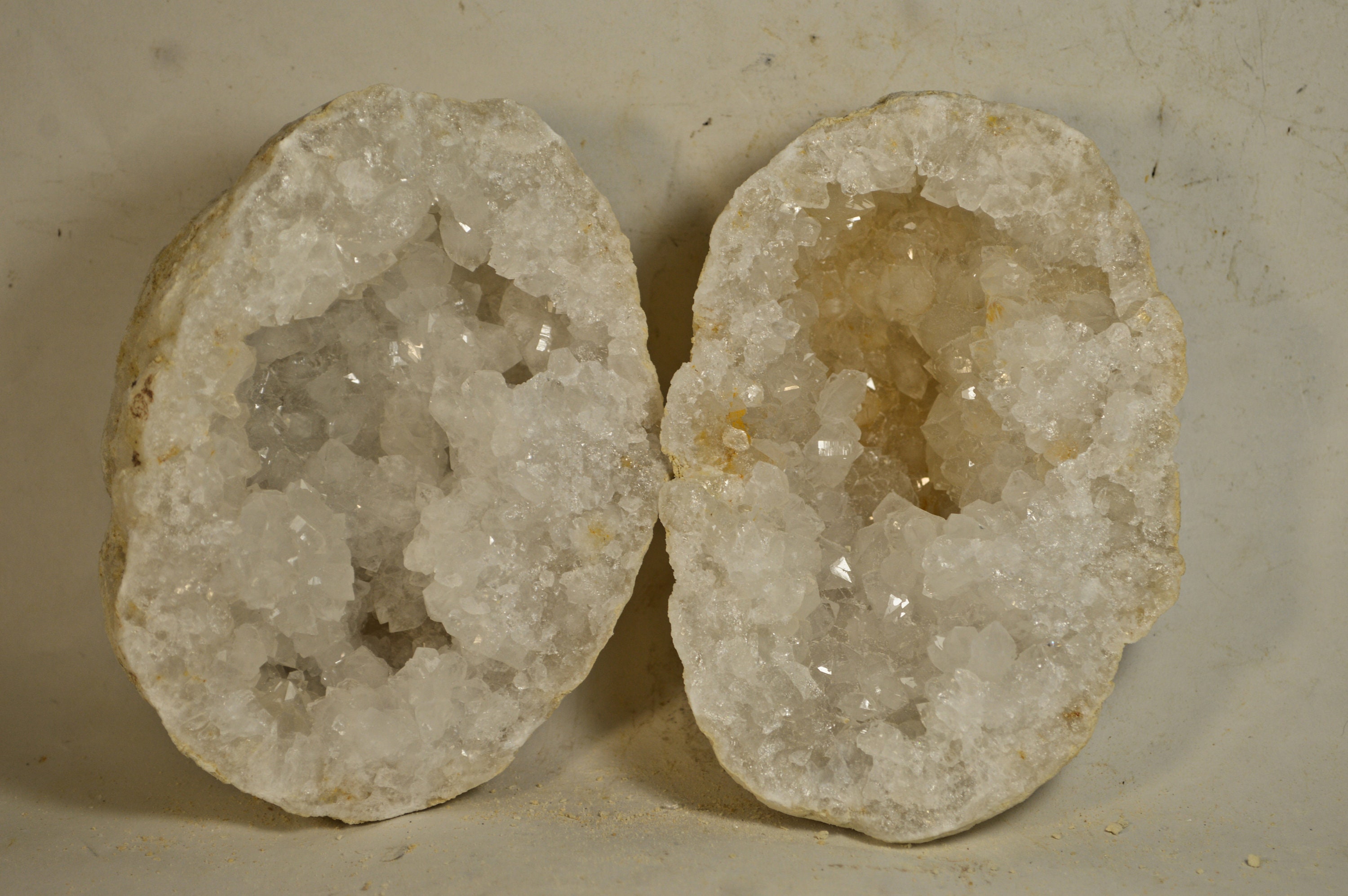 Geode de Quartz Du Maroc 957G Vendu Entière Mineraux Collection