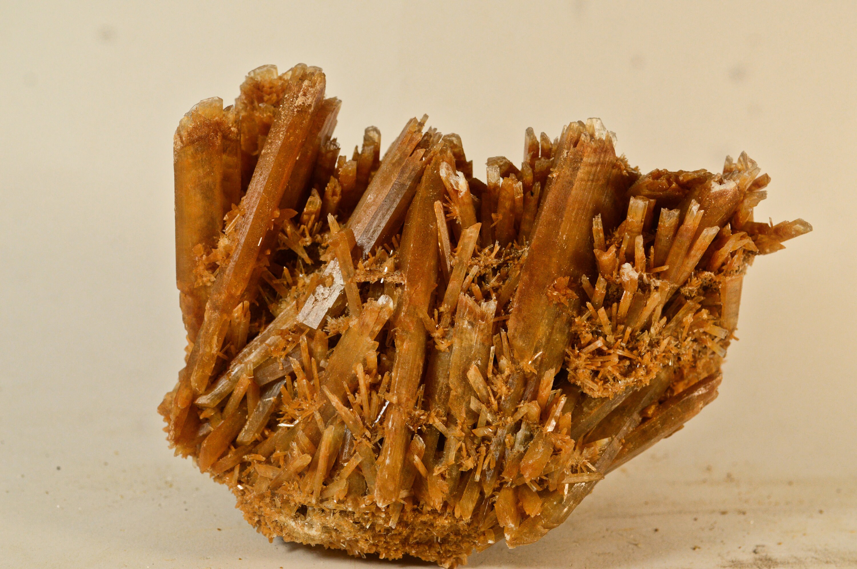 Amas de Gypse Orange Australie 622G Gypsum Mineral Collection Specimene