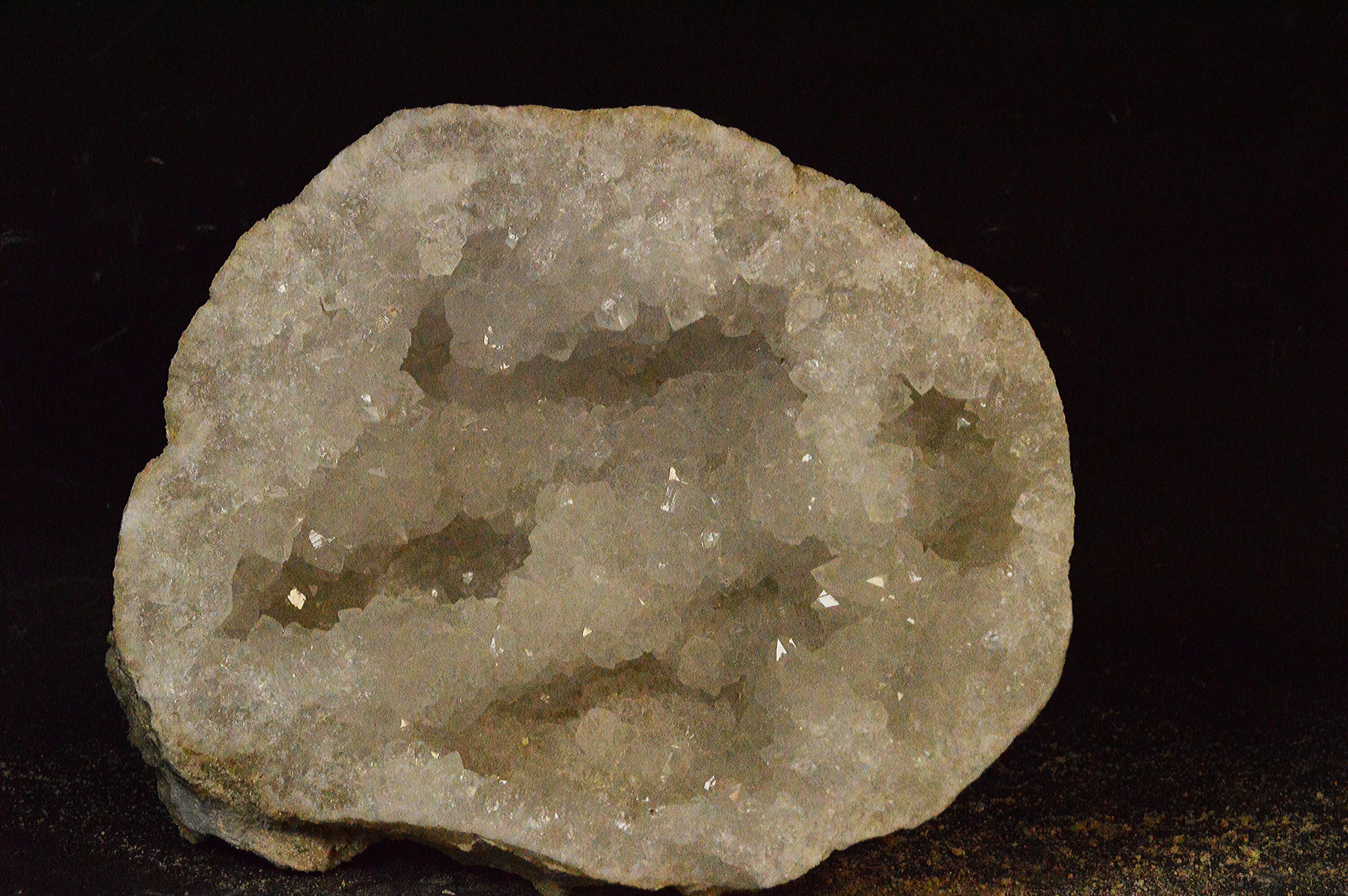 Moitié de Geode Quartz Du Maroc 416G