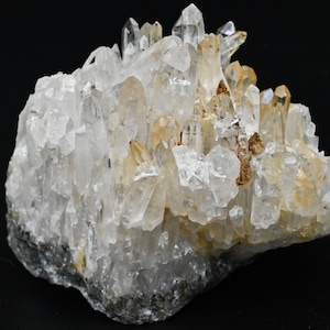 Grappolo di cristallo di rocca di quarzo Saint Adrien Francia 293 g di minerali da collezione