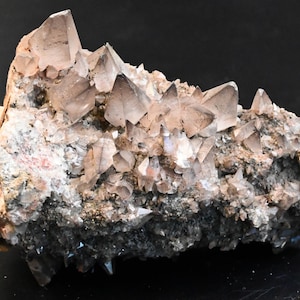 Cluster of Calcite Liré Maine et Loire France 187g collectible minerals