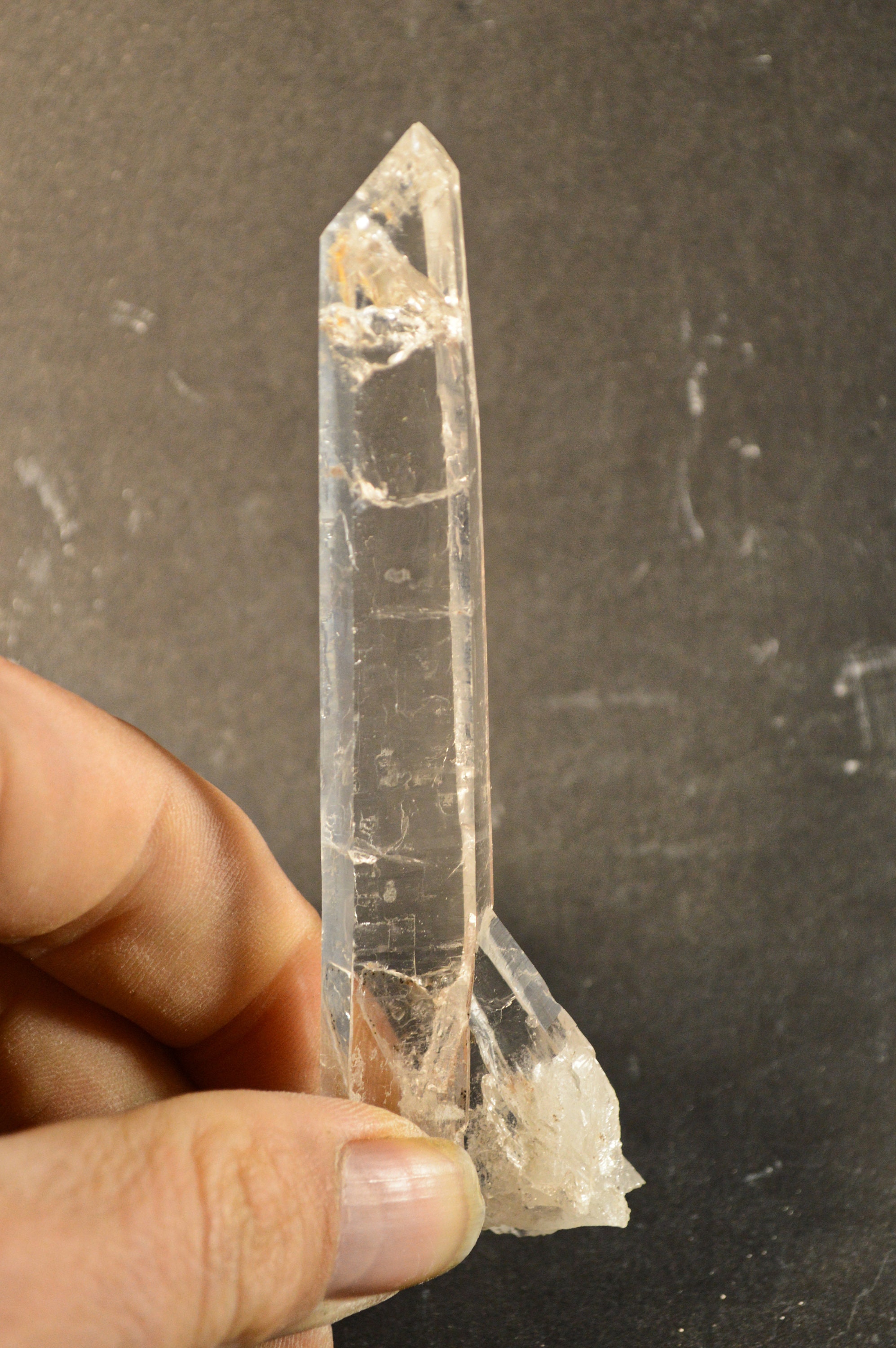 Pointe de Quartz Cristal Roche 41G Specimen Minérale Collection