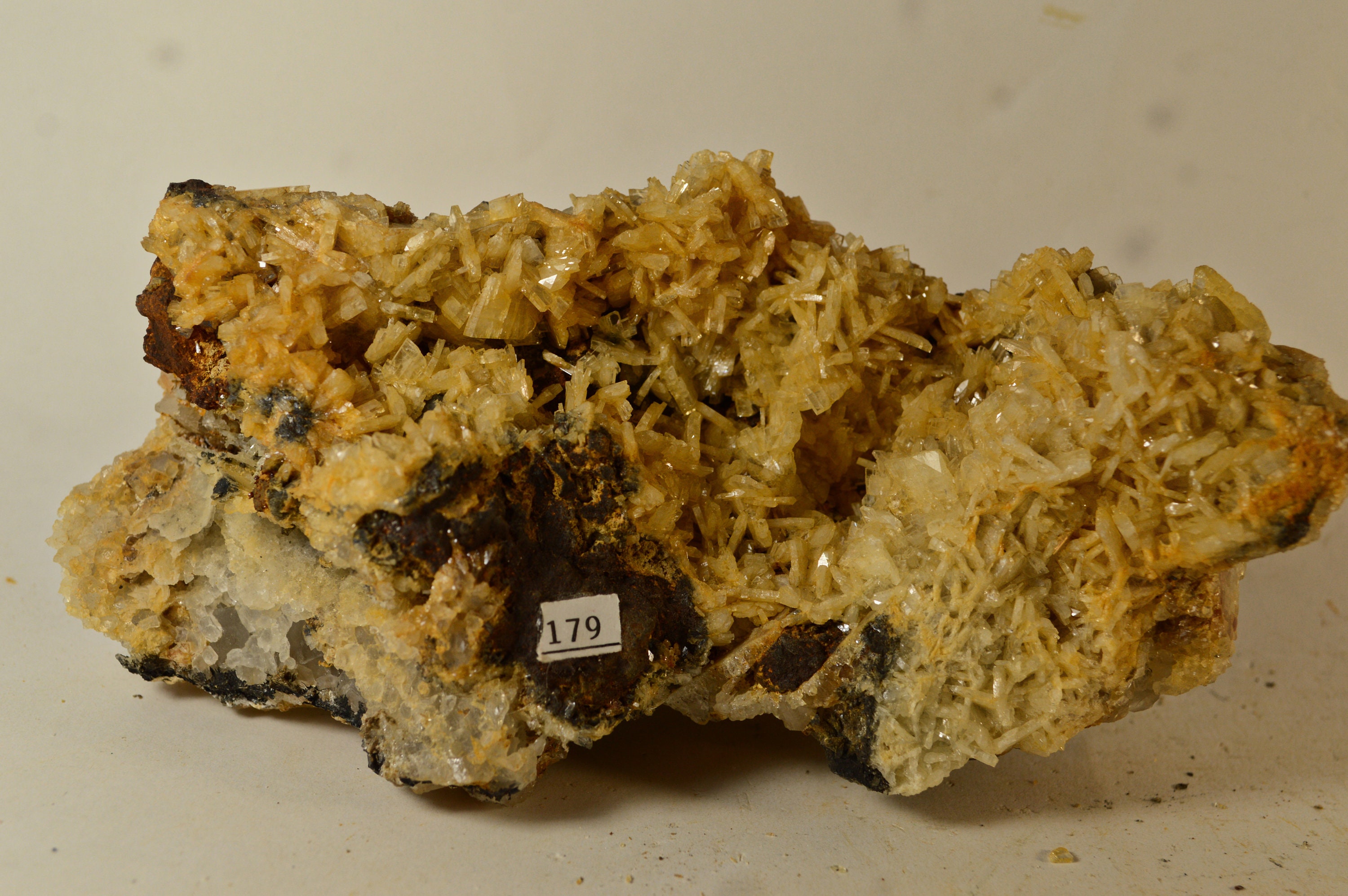 Barytine de Peyrebrune France 732G Baryte Mineraux Collection Francais