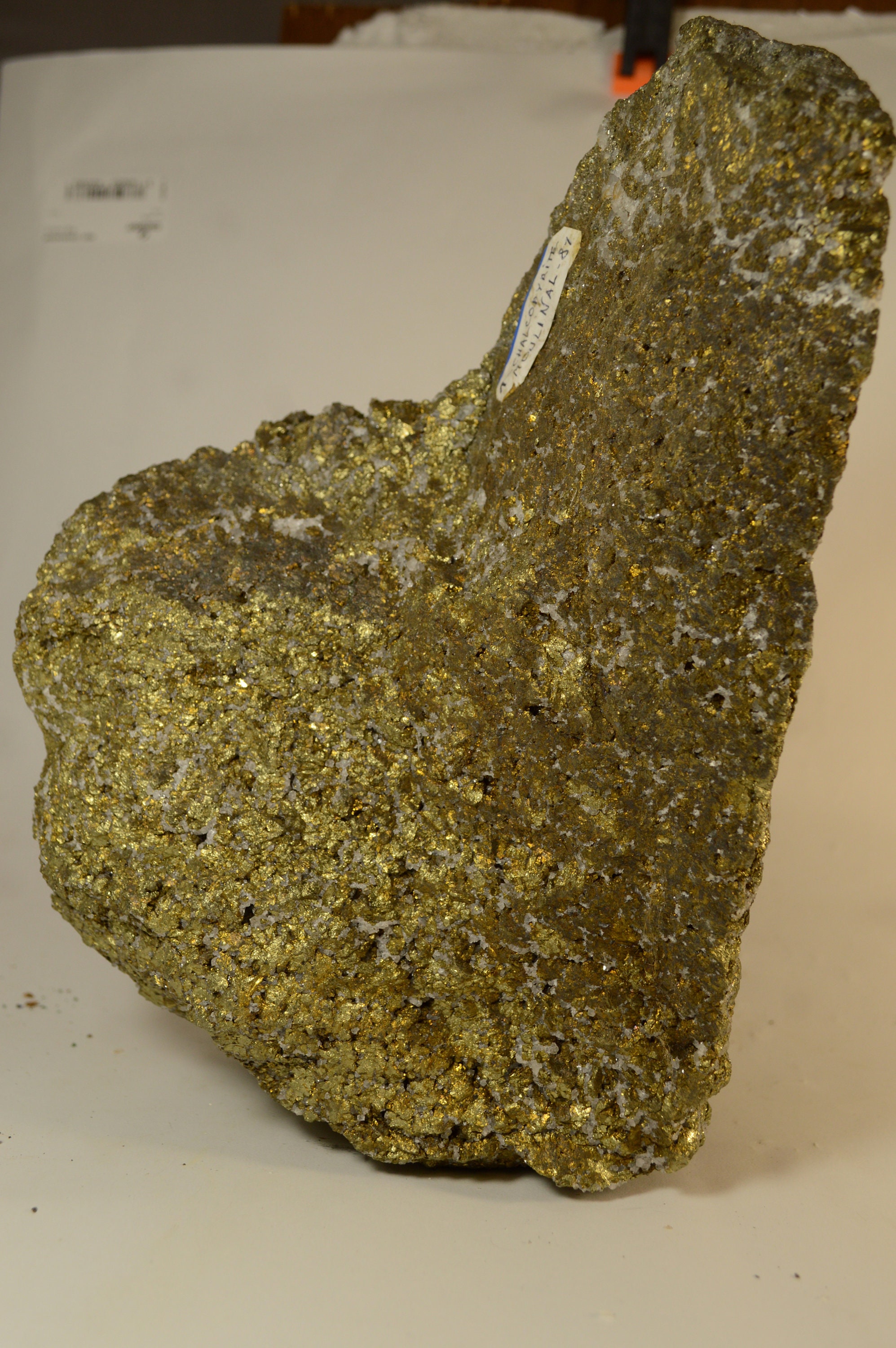 Chalcopyrite Moulinal France 7, 1Kg Mineraux de Collection Français