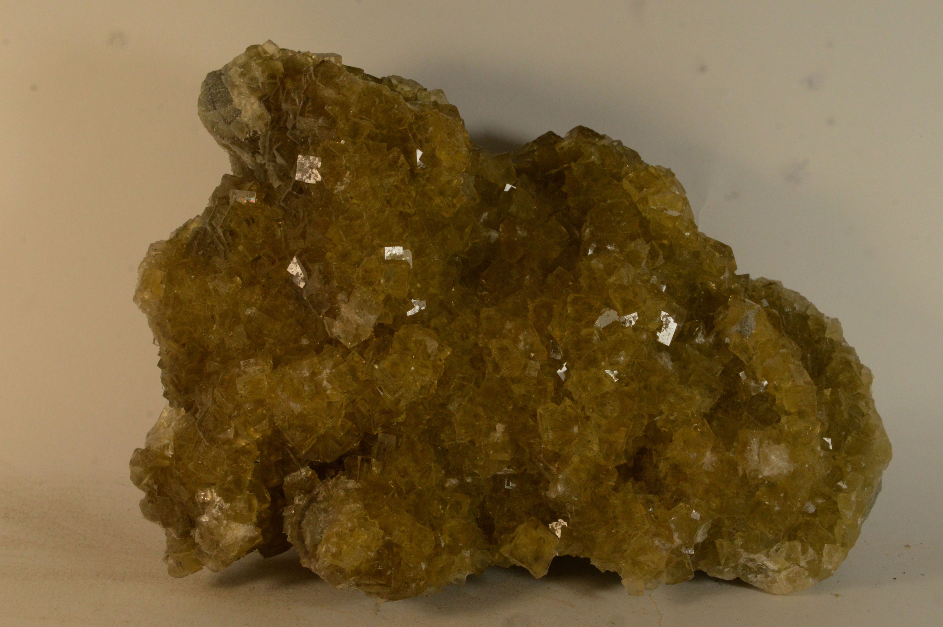 Fluorine Jaune Berbes Asturias Espagne 1, 4Kg Mineral Fluorite