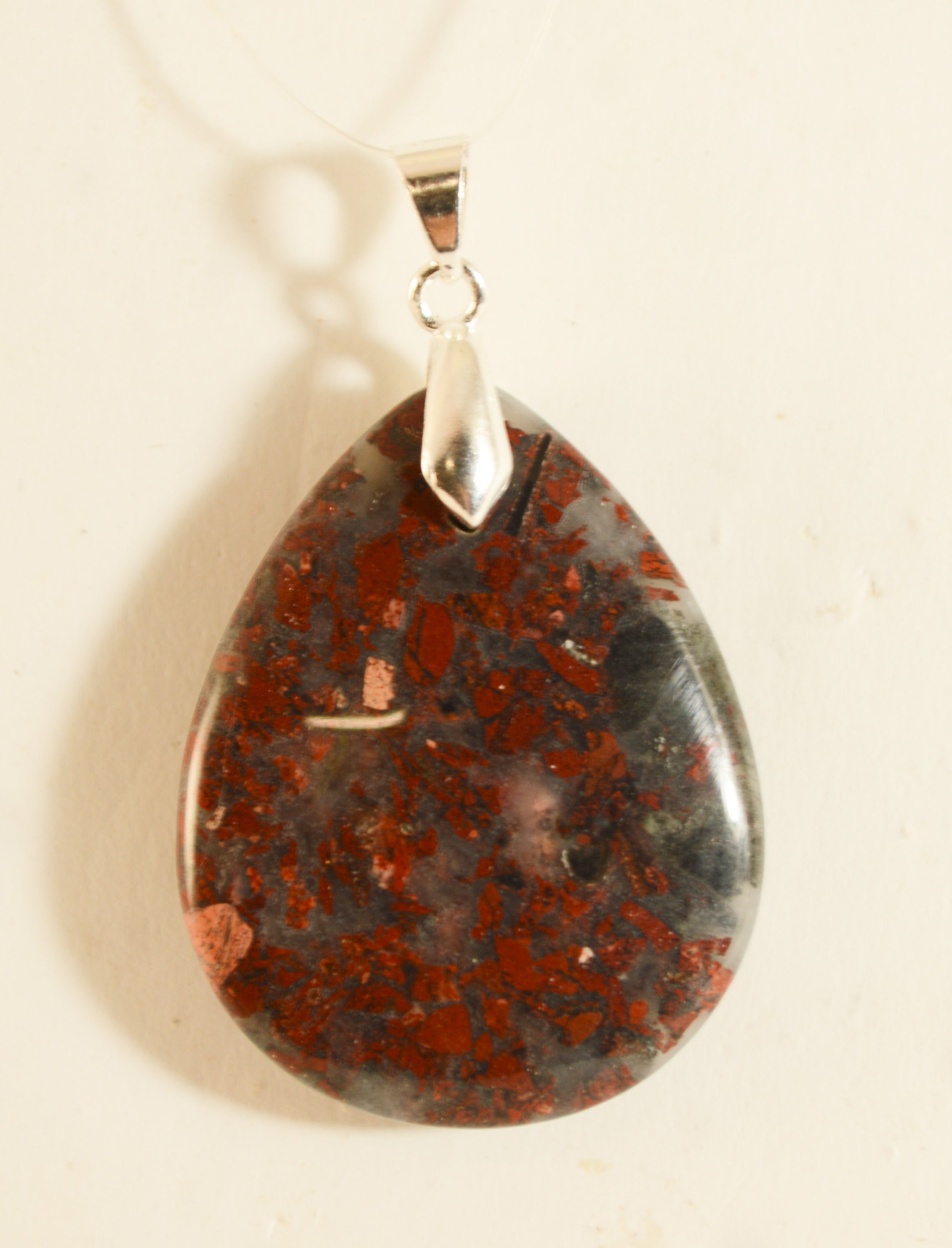 Pendentif en Jaspe Rouge 37x30mm Bijou Pierre