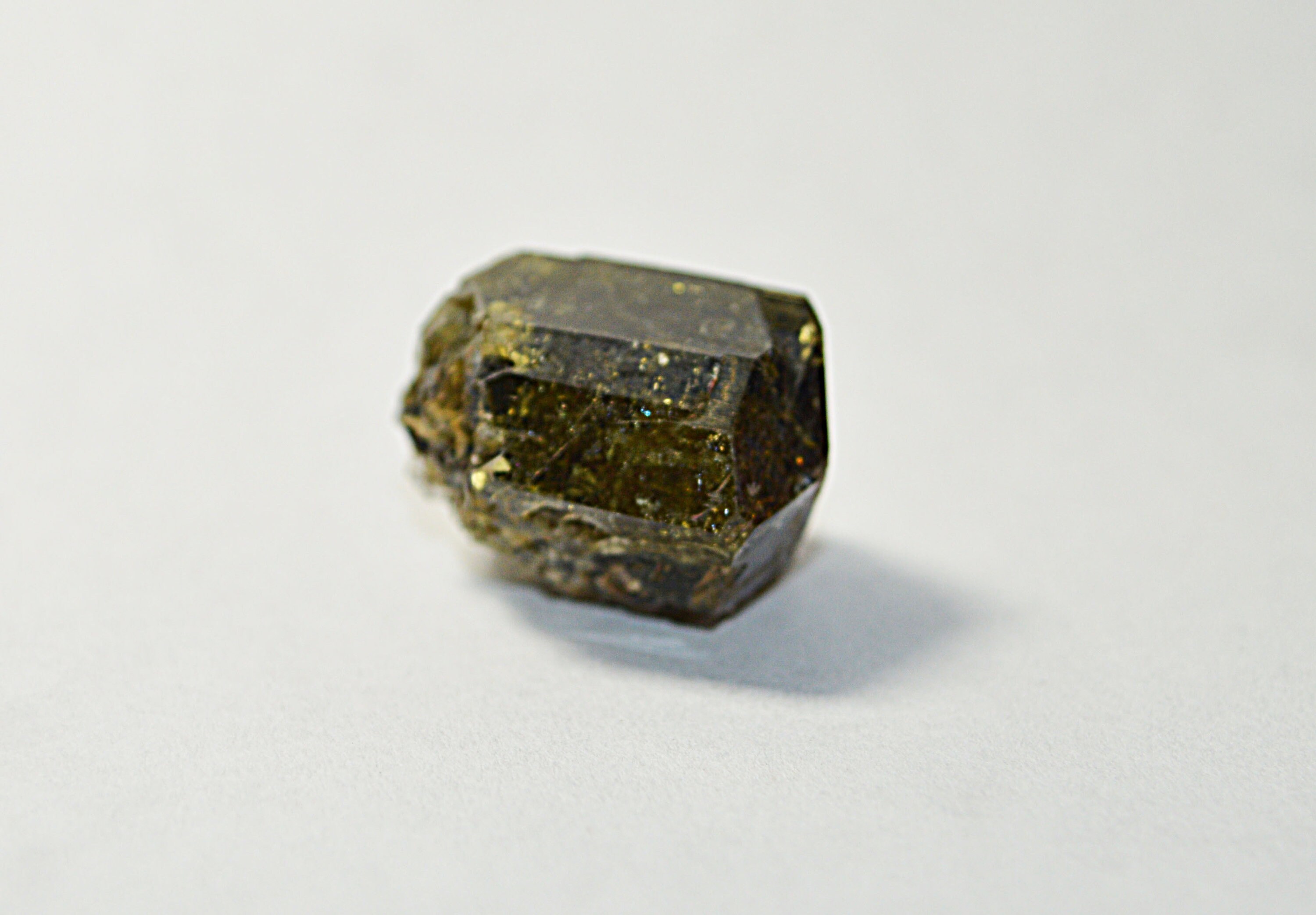 Cristal de Uvite Flottant 18x22mm Brumado Tourmaline