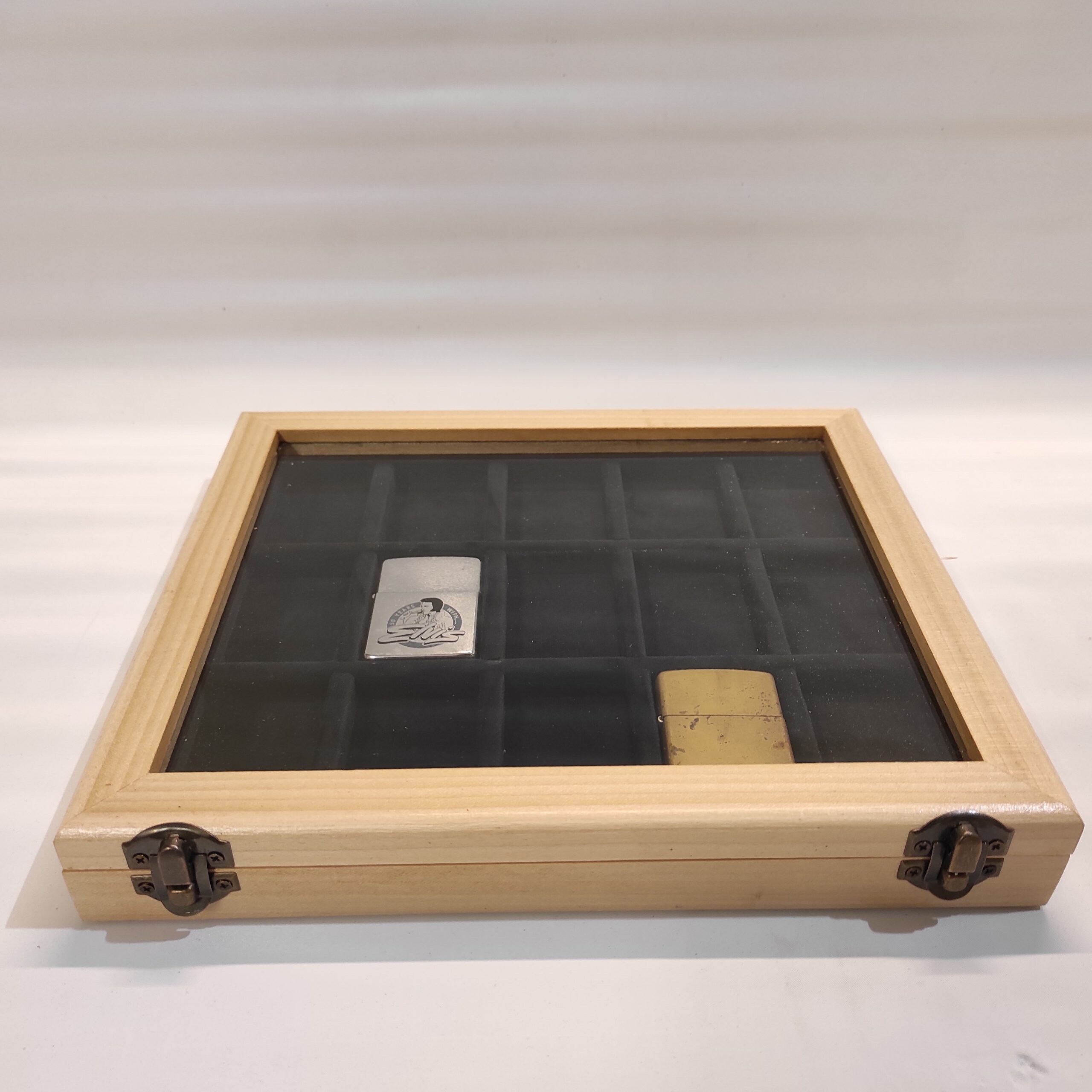 購入用 コレクター向けのZIPPO St Dupontライター15個収納可能なディスプレイ