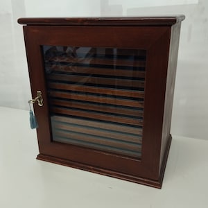 Armoire pour 14 plateaux numismatiques - Porte monnayeurs avec vitre et serrure