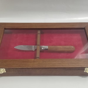 Display for collectible knives Personalized box in wood and velvet