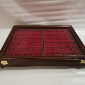 Showcase display case in wood and glass with two trays in Italian velvet display for coins, medals or shop collectibles