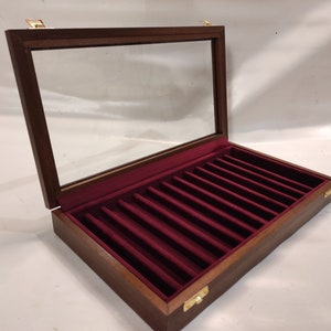 Pen holder box, wooden and velvet case. Display stand for personalized fountain pens collection