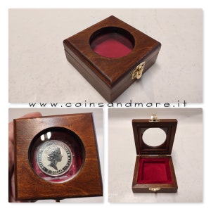Wooden box case single coin case. Wood and velvet with 3 mm glass porthole.