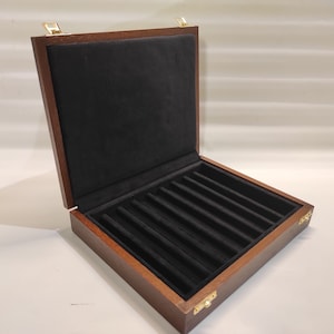 Wooden case for fountain pens collection