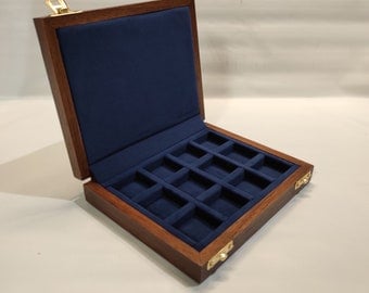 Refined solid wood case for coins - Soft velvet interior (12 squares 30x30 mm)