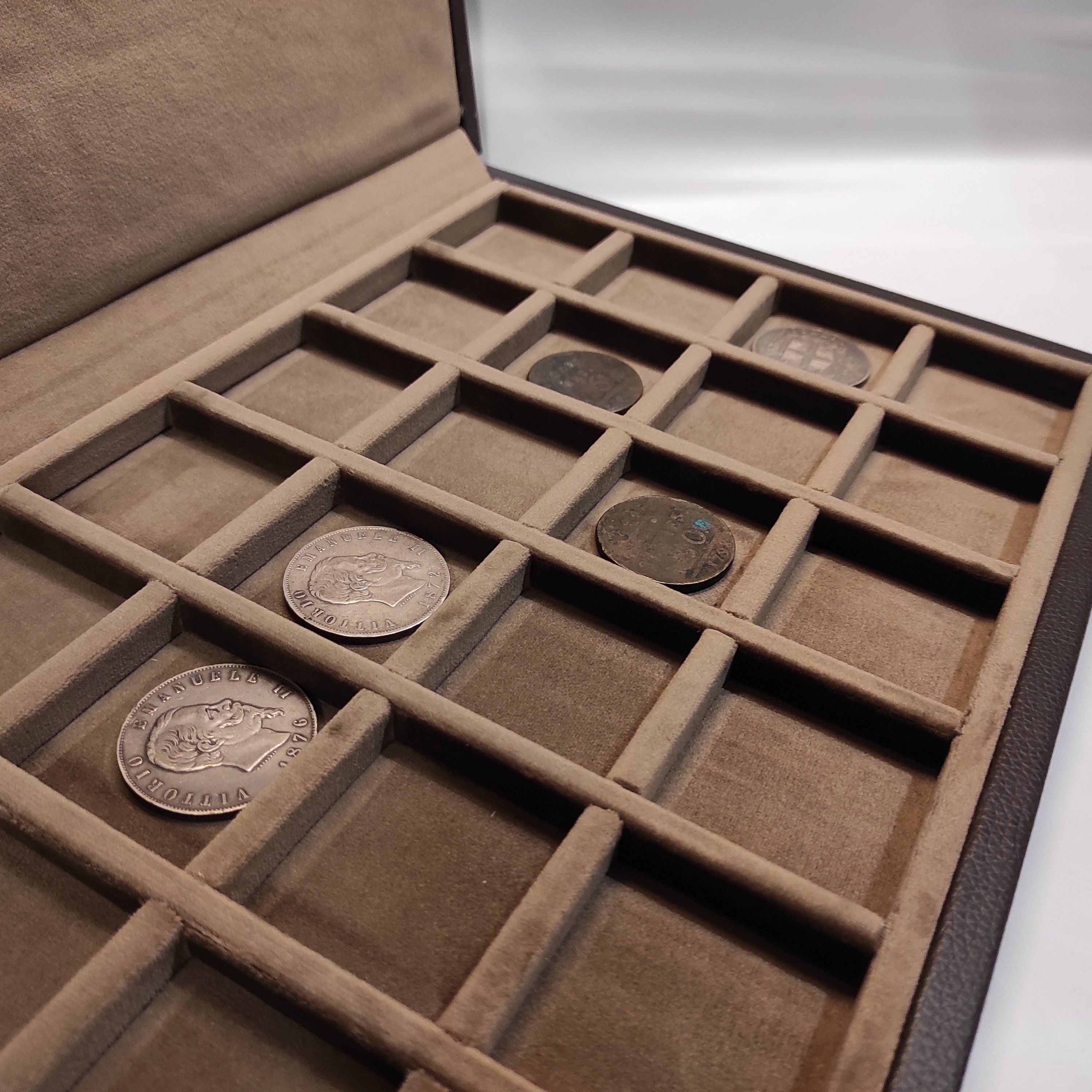 Brown Color Case Case in Solid Wood and Dark Brown Eco-leather, Interior in Italian ...
