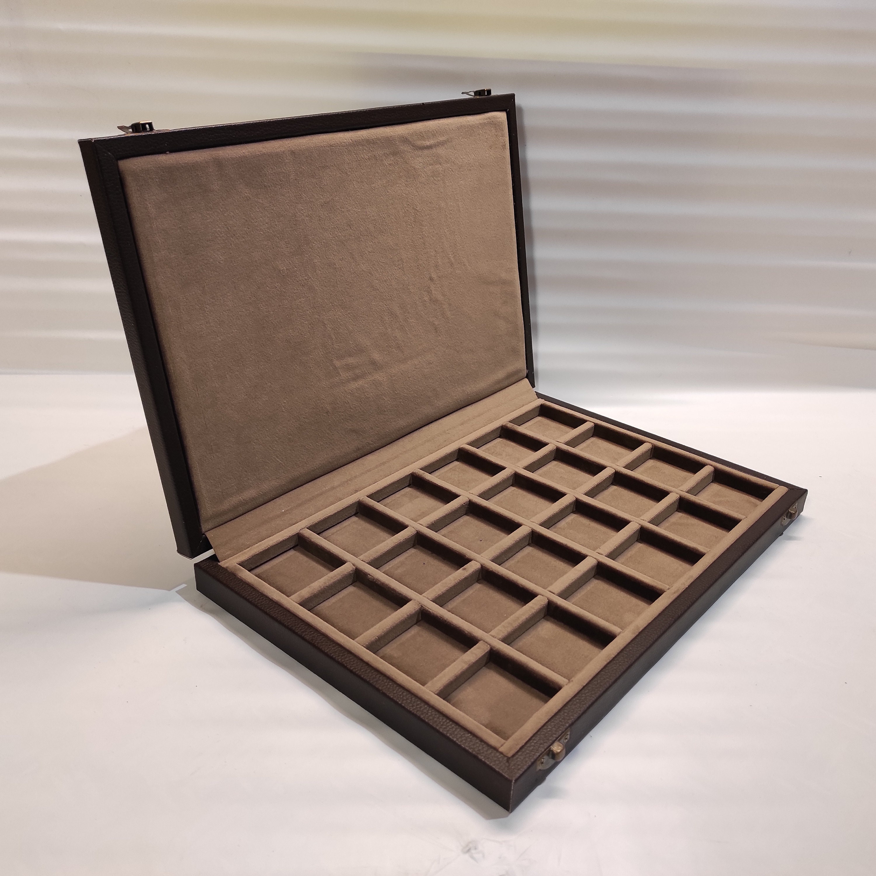 Brown Color Case Case in Solid Wood and Dark Brown Eco-leather, Interior in Italian ...