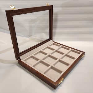 Refined wooden case for ancient coins 