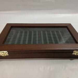 Houten en fluwelen pennenkoker, gepersonaliseerde vulpen, verzamelobject, display, vitrine