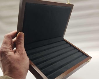 Casket for precious stones