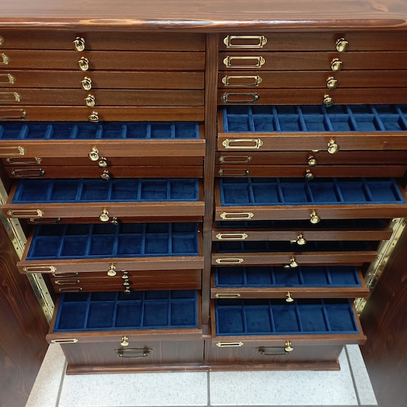 フランス ビンテージ ”SPE” 2 Door Vintage Cabinet