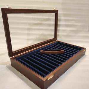 Wooden case for collectible freehand razors