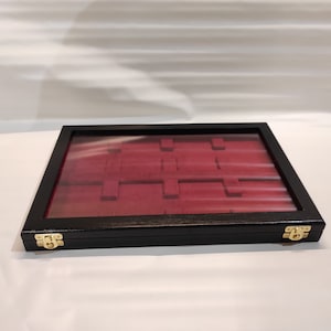SLAB NGC PCGS 85 x 65 mm ディスプレイ用ボックス 木材とイタリアン ベルベットで手作り (ボルドー ベルベットの写真)