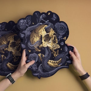 crâne en or métallique avec serpent et roses, écusson thermocollant, nature goth effrayante, patchs gothiques, patchs d'horreur, patchs pour vestes