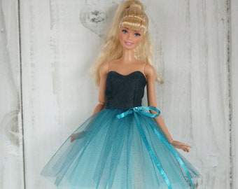 Puppen Outfit. Kleid und Accessoires Set für 11 cm Fashion Dolls