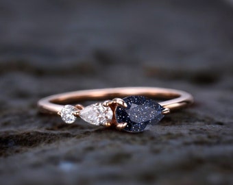 Vintage Sandstone Engagement Ring Pear Cut Gems Art Deco Moissanite Wedding Band 3 Stone Unique Women Bridal Promise Ring Sterling Silver