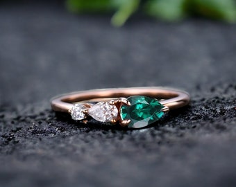 Vintage Emerald Ring Engagement Ring Pear Cut Gems Art Deco Moissanite Wedding Band 3 Stone Unique Women Bridal Promise Ring Gift Rose gold