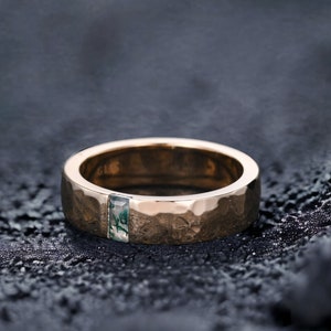 Mens Moss agate Wedding Band Baguette Cut Green Agate Band 5mm Solid Gold Ring Mens Hammered Stacking Matching Band Retro Vintage Ring Gift