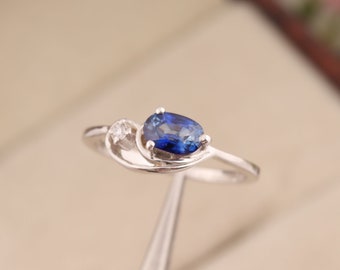 Saphir Ring Sterling Silber Ovalschliff Blauer Stein Ring Massivgold Damen Versprechen Ring ungewöhnlich zierlich Designer Ring minimalistischer Saphir Ring