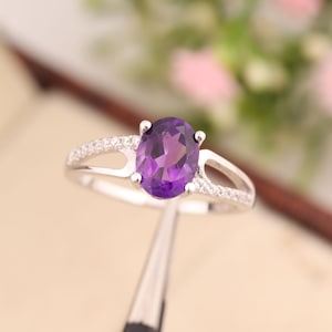 Amethyst Ring Oval Cut Natural Purple Stone Ring Sterling Silver Statement Ring Solid Gold Unique Amethyst Ring Women&#39;s Minimalist Ring