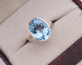Natural Blue Topaz Ring-Sterling Silver Ring-14k Gold Ring-November Birthstone Ring-Big Blue Topaz Ring-Blue Stone Ring-Oval Blue Topaz Ring