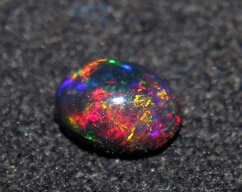 7 x 5 mm オパール - 天然ブラックエチオピアンファイアーオパール