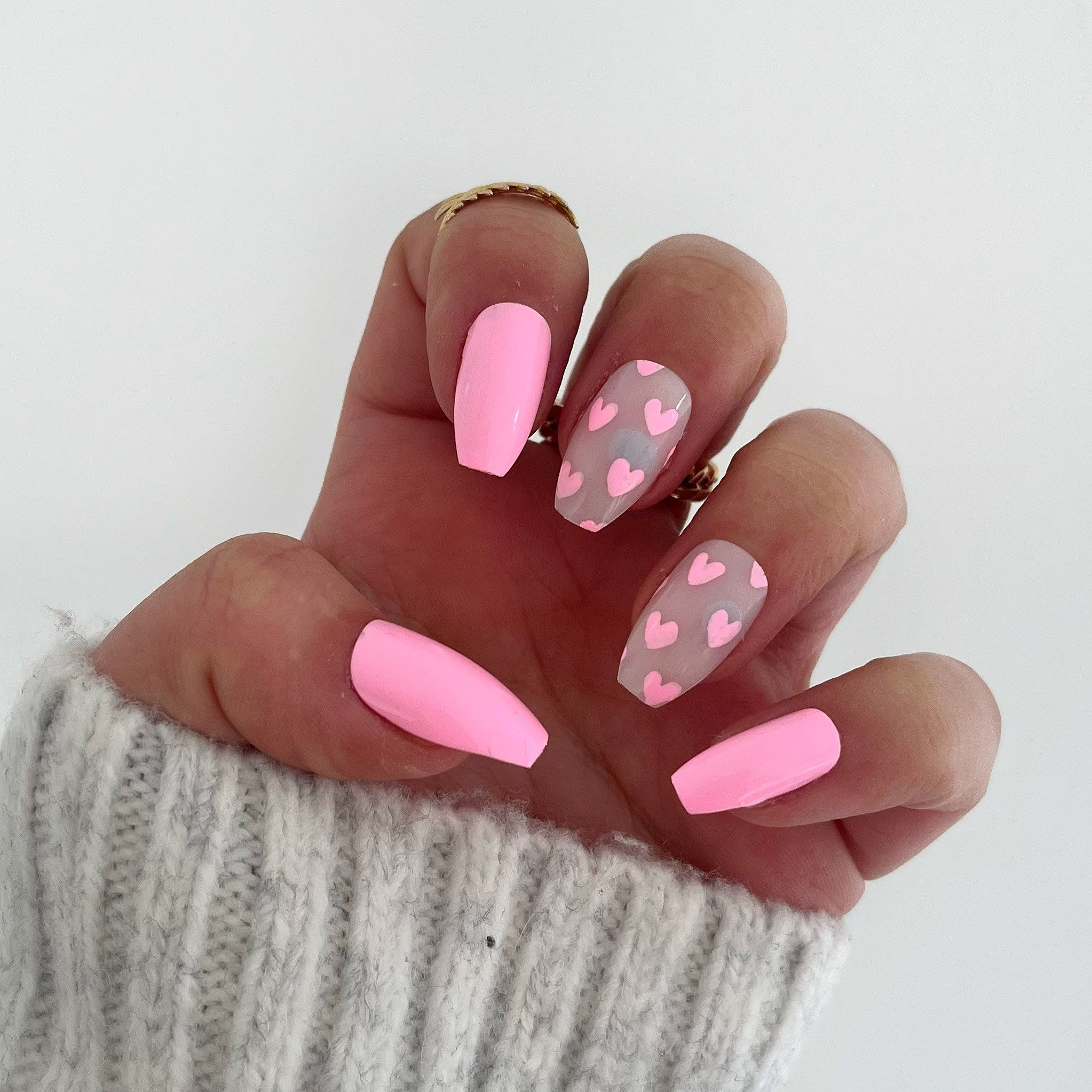 NAIL ART: Cute & Swirly Valentine Hearts Gel Nails - Prairie Beauty