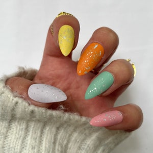 Couleurs pastel multicolores mates ensemble d’ongles avec feuille d’argent Faux ongles Faux ongles Appuyez sur les ongles Ongles acryliques Stick sur les ongles