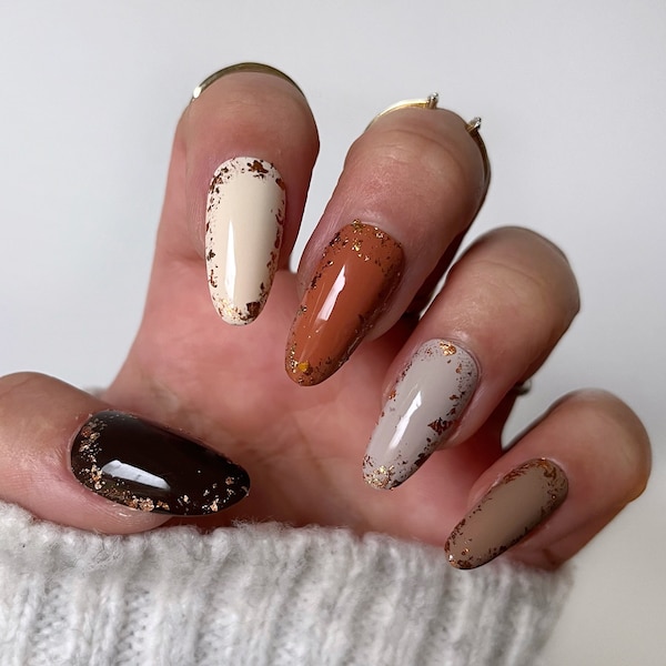 Neutral brown coloured set of nails with bronze foil Fake nails False nails Press on nails Acrylic nails Stick on nails Autumn