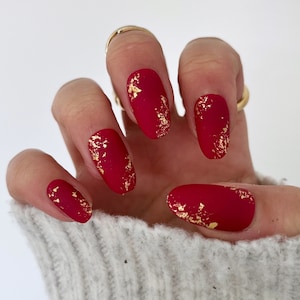 Matte red and gold set of nails with gold foil Fake nails False nails Press on nails Acrylic nails Stick on nails Christmas