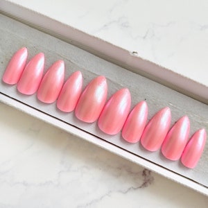 Ensemble d’ongles rose pâle scintillant Coller sur les ongles Ongles acryliques Presse sur les ongles Faux ongles Faux ongles
