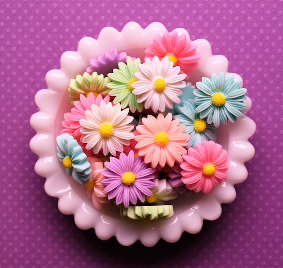 15 Mixed Resin Daisy Flower Cabochons Cute Decoden Craft Charms Flatbacks Pastel