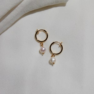 Clip on earrings, Freshwater pearl huggie earrings, hypoallergenic, nickel free, pearl dangle earrings, dainty pearl earrings, trendy huggie image 6