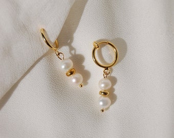 Clip on earrings, freshwater pearl huggie earrings, pearl drop earrings, dainty pearl earrings, pearl dangles, hypoallergenic, nickel free