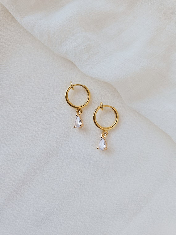 Orecchini a clip con ciondolo in oro, piccoli orecchini pendenti in cristallo, delicati orecchini a cerchio con pietre preziose, orecchini pendenti da sposa minimalisti - Italia