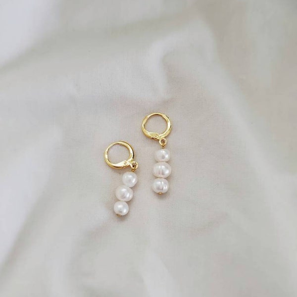 Clip on earrings, Triple pearl huggie earrings, hypoallergenic, freshwater pearl drop earrings, pearl hoop earrings, chic dangle earrings