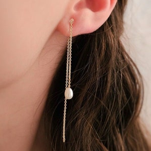 Invisible clip on earrings, pearl threader earrings, pearl chain earrings, pearl drop earrings, dainty earrings, hypoallergenic, nickel free